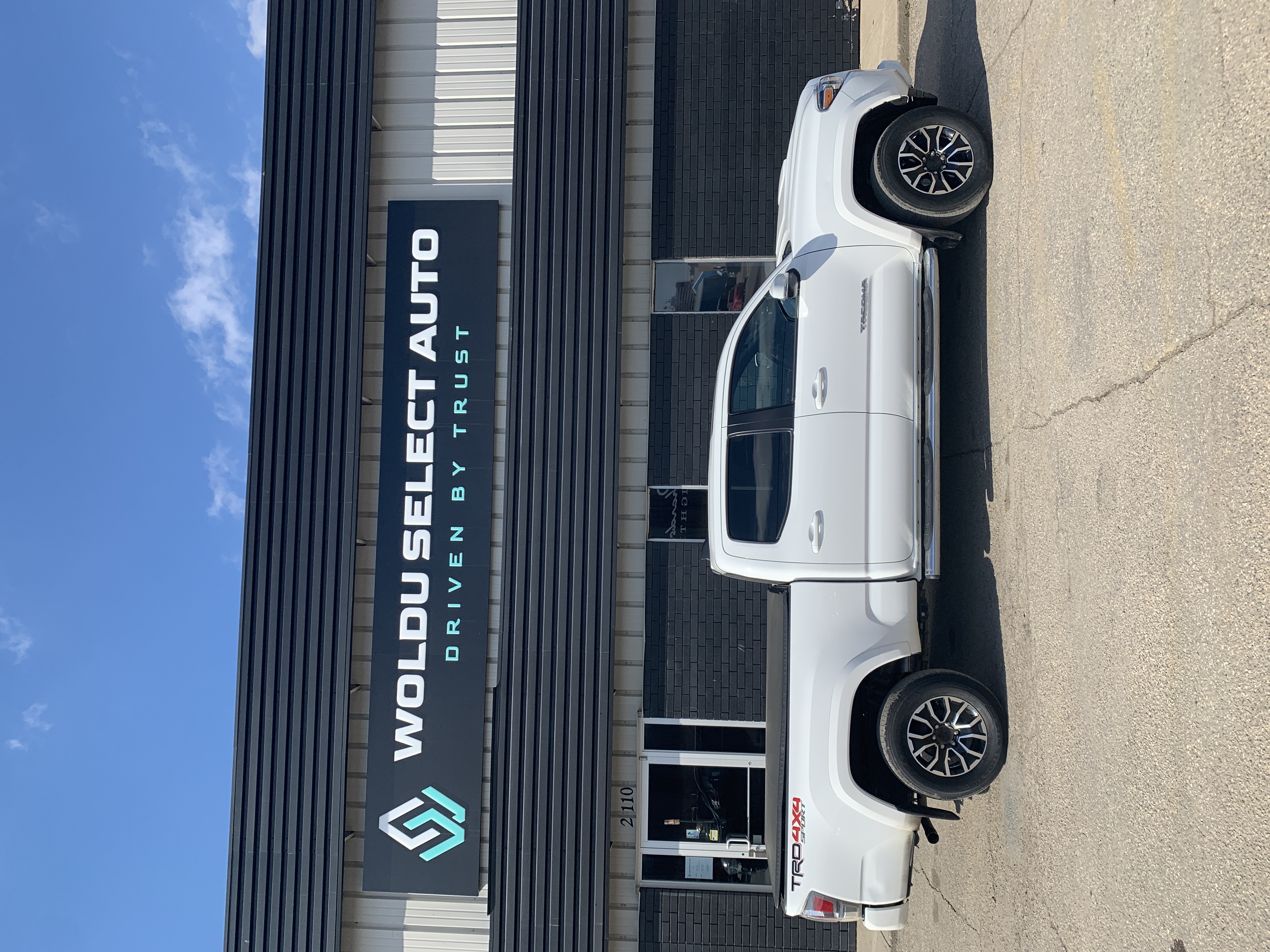 2020 TOYOTA Tacoma